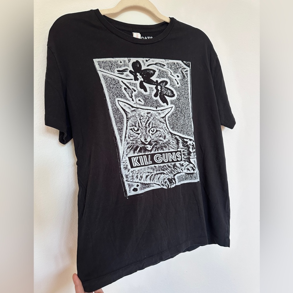 🕷️ RARE Kill Guns Soft Vintage Graphic T-Shirt size M by art collective Homocats